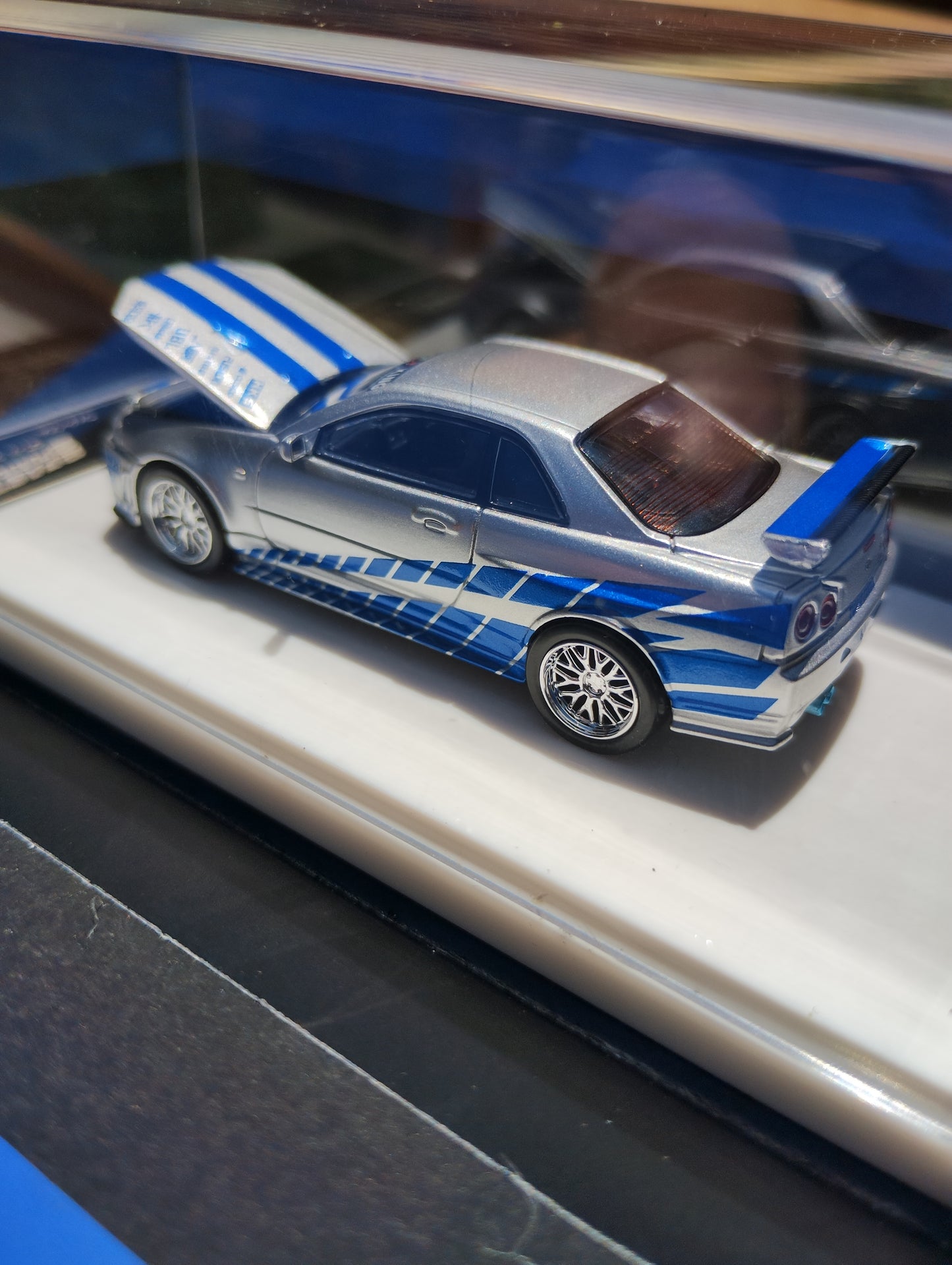 Demon King Auto 1:64 Nissan Skyline GTR R34 Silver Blue with Stripes *Open Unsealed*