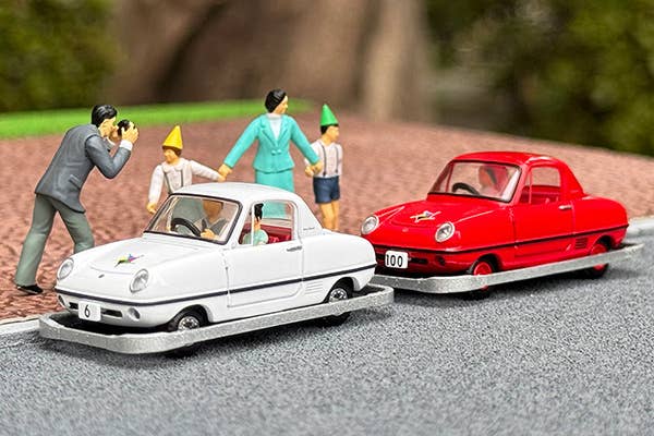 Tomica Limited Vintage 1:64 Kodomo No Kuni x TLV Datsun Baby #100 Restored Car with Figure Red