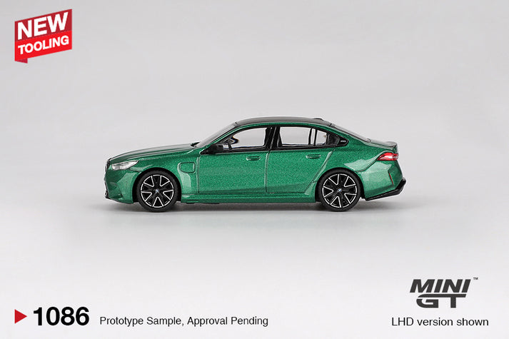 Mini GT 1:64 BMW M5 (G90) Isle of Man Green Metallic RHD #1086