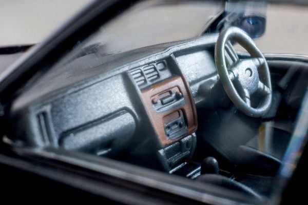 Tomica Limited Vintage 1:64 Toyota Crown Sedan Super Deluxe Navy