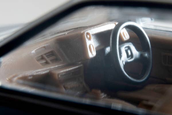 Tomica Limited Vintage 1:64 1983 Toyota Corolla Levin 2-door Lime White