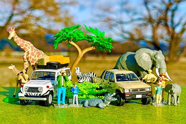 Tomica Limited Vintage 1:64 Kaiyodo x Tomica Limited Vintage Diocolle 64 #carsnap 28a Safari 1 (Toyota Land Cruiser FJ56V Type Included)