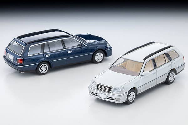 Tomica Limited Vintage 1:64 2000 Toyota Crown Estate Royal Saloon Navy