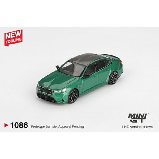 Mini GT 1:64 BMW M5 (G90) Isle of Man Green Metallic RHD #1086