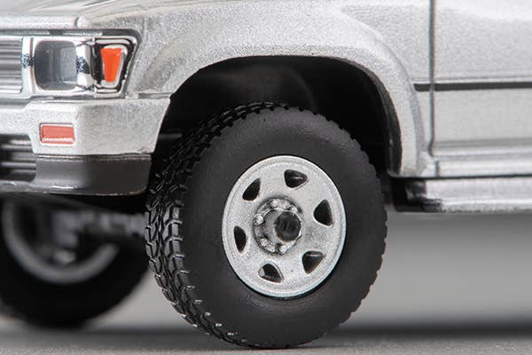 Tomica Limited Vintage 1:64 1991 Toyota Hilux 4WD Pickup Double Cab SSR Silver