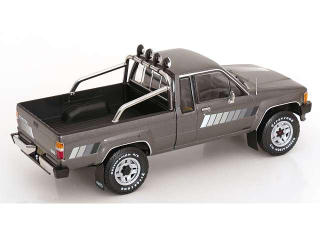 KK Scale 1:18 1985 Toyota Truck Xtra Cab 4x4 (Hilux) Grey Metallic