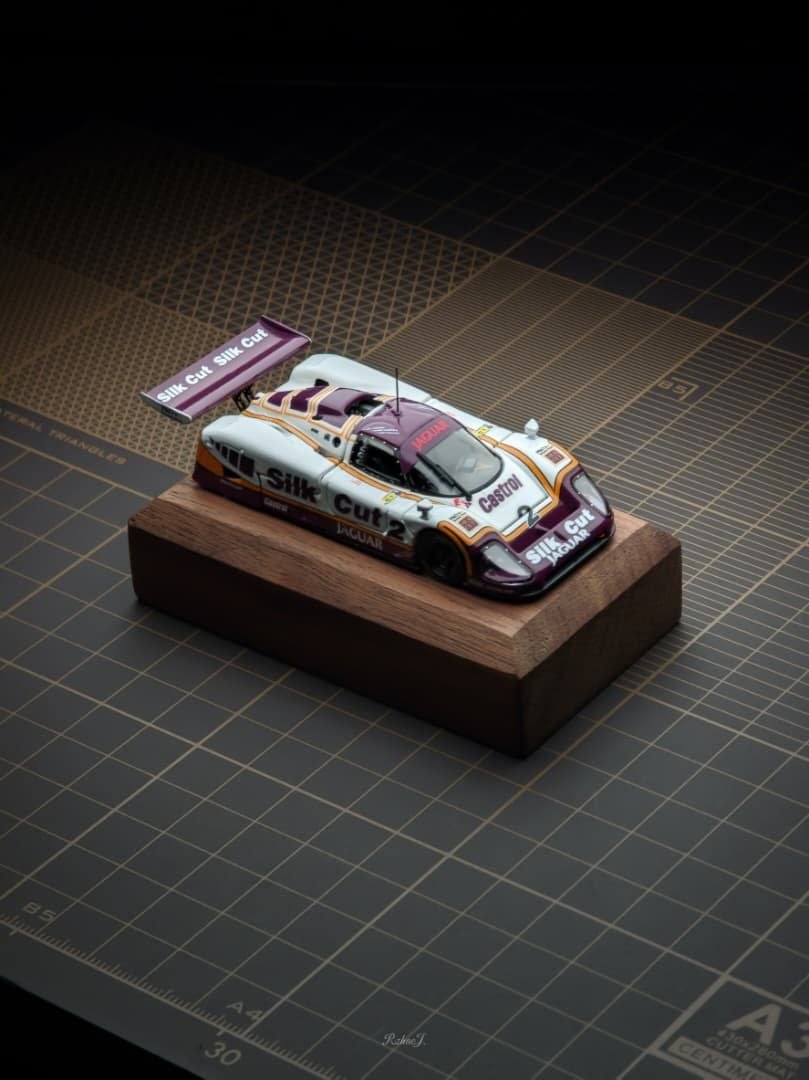 Transcend Model  1:64 Jaguar XJR-9 LeMans White/Purple LeMans Winner 1988