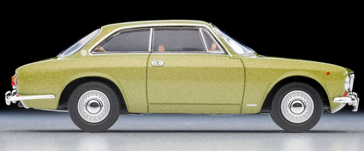 Tomica Limited Vintage 1:64 Alfa Romeo 1750GTV Olive Green