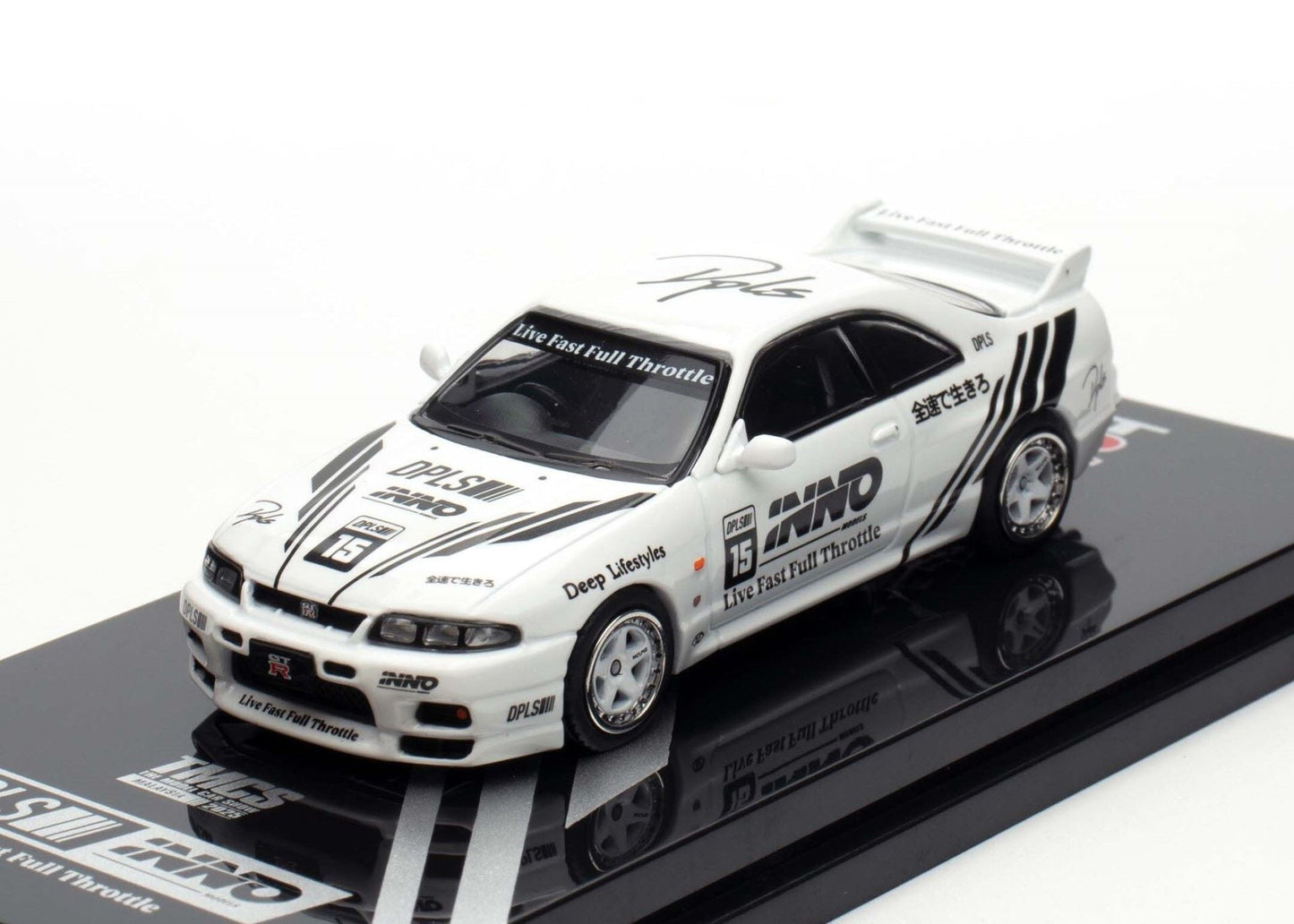 Inno64 x DPLS 1:64 Nissan Skyline GT-R (R33) White/Black