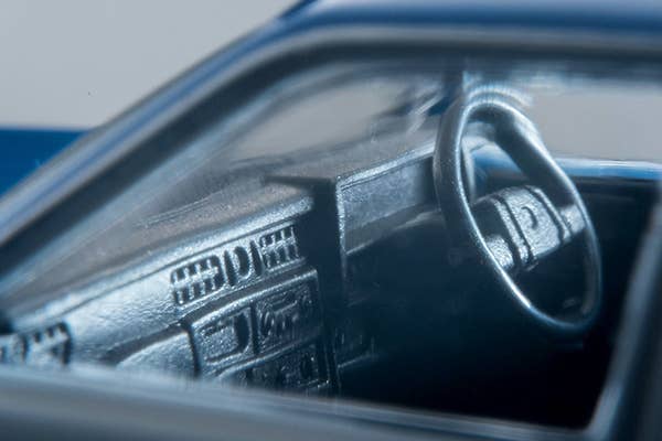 Tomica Limited Vintage 1:64 Nissan Cedric Van V20E Deluxe JAF Service Car White/Blue