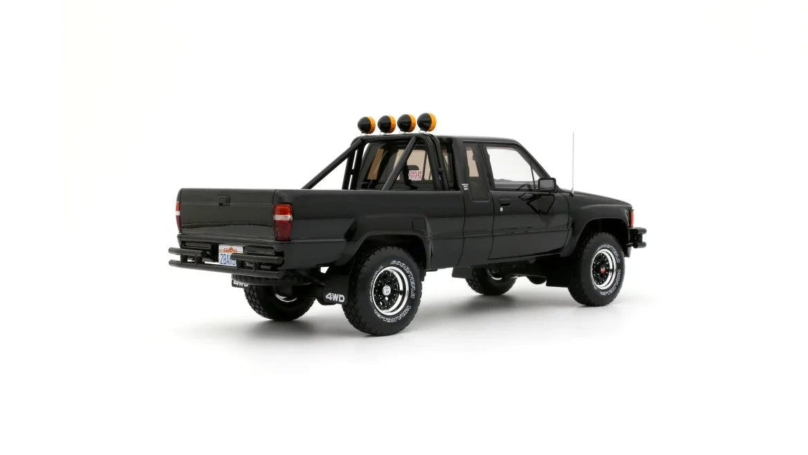 Ottomobile 1:18 1985 Toyota Hilux SR5 *resin series* Glossy Black 202 OT481