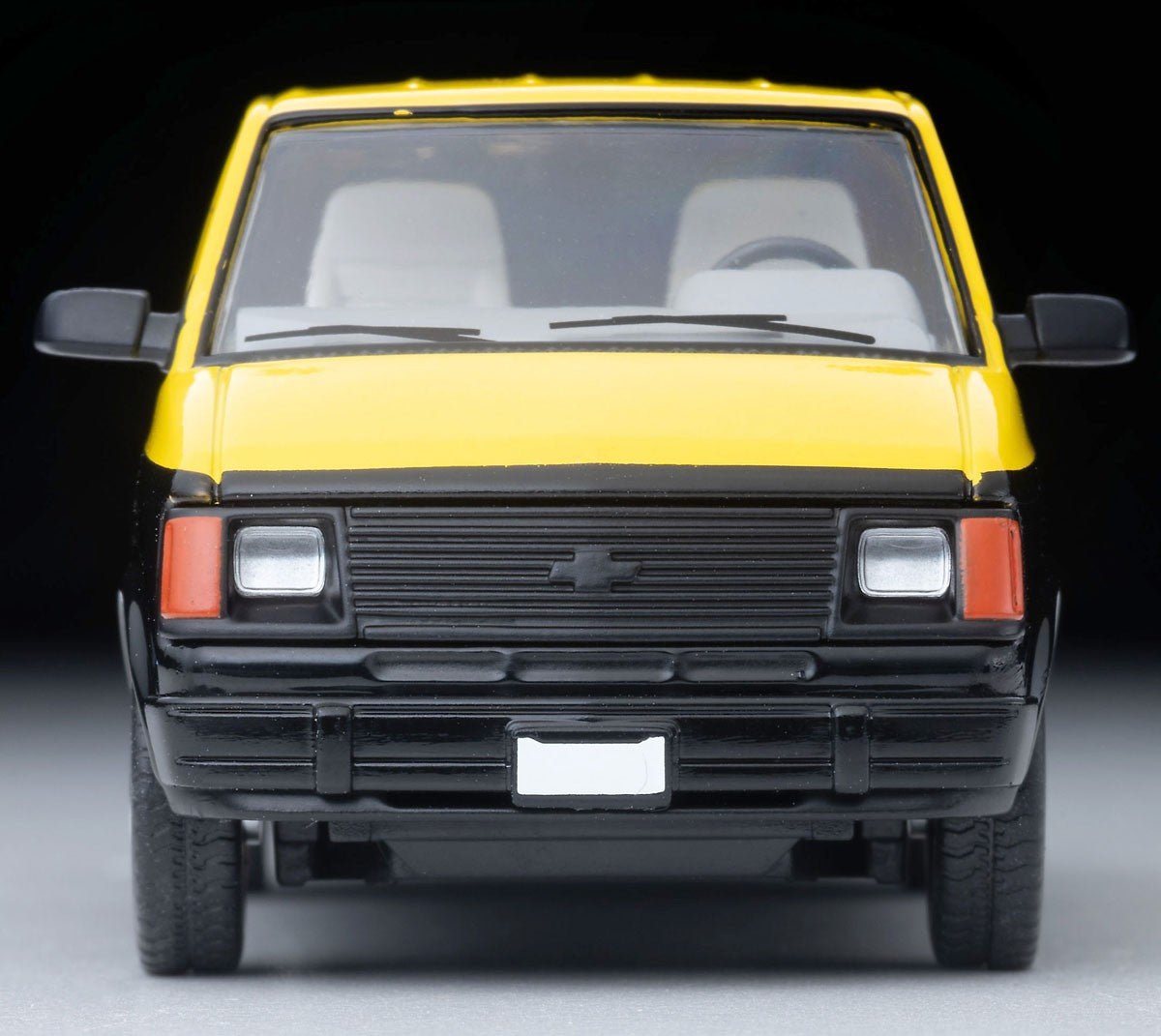 Tomica Limited Vintage 1:64 1994 Chevrolet Astro Van *MOONEYES* Black/Yellow