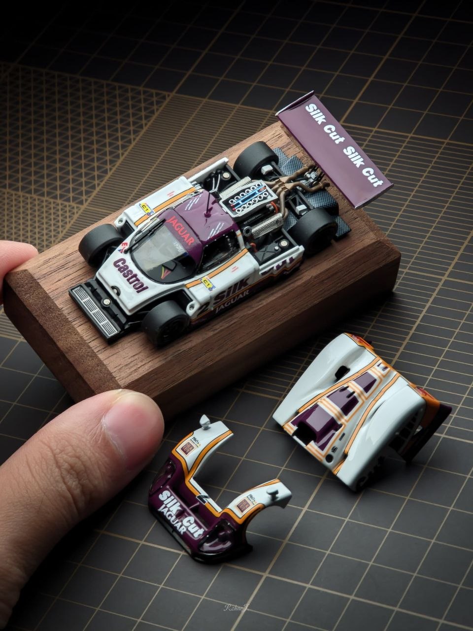 Transcend Model  1:64 Jaguar XJR-9 LeMans White/Purple LeMans Winner 1988