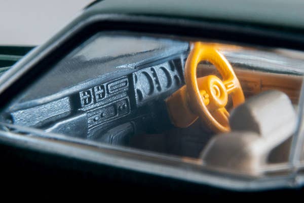 Tomica Limited Vintage 1:64 1975 Nissan Cedric 2-Door HT 2800 SGL Green