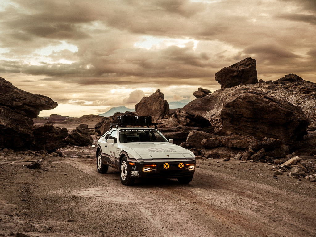 Tarmac Works 1:64 Porsche Mars Rover 944 x Grams #28 Grey