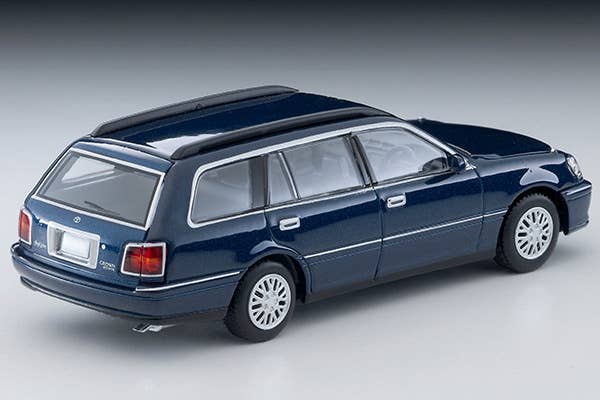 Tomica Limited Vintage 1:64 2000 Toyota Crown Estate Royal Saloon Navy