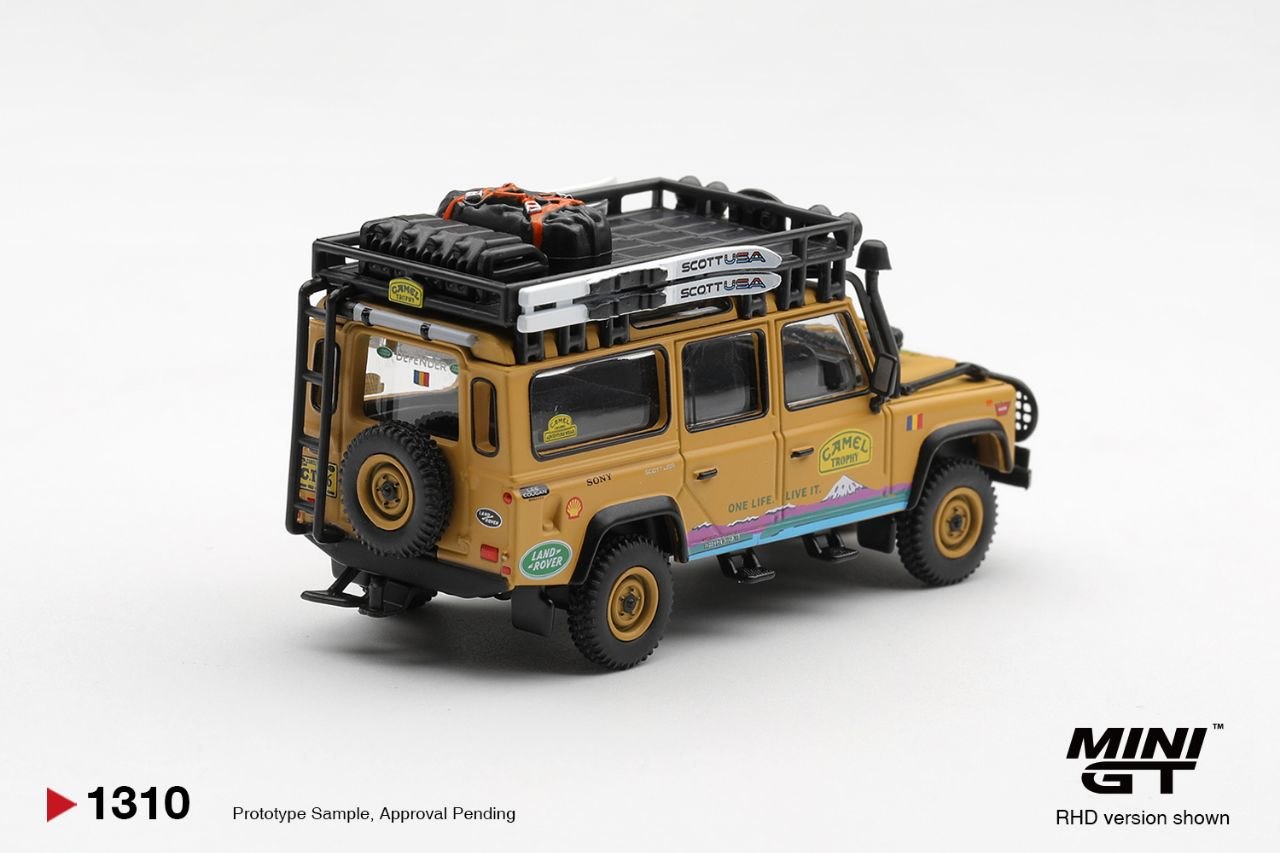 Mini GT 1:64 1998 Land Rover Defender 110 *Camel Trophy* (RHD) Team Romania Tierra Del Fuego CT36