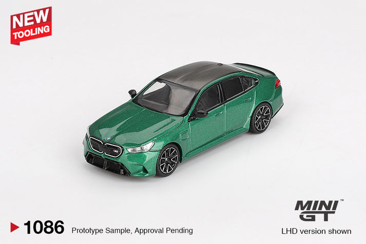 Mini GT 1:64 BMW M5 (G90) Isle of Man Green Metallic RHD #1086