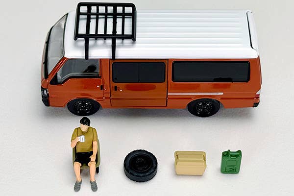 Tomica Limited Vintage 1:64 Mazda Bongo Brawny Van Custom Specification Brown With Roof Carrier And Figure