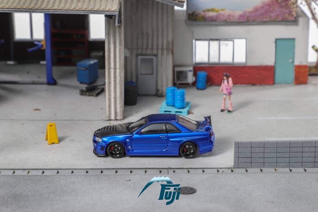 Fuji 1:64 Diecast Nissan Skyline GT-R R34 Z-Tune Bayside Blue Carbon Bonnet