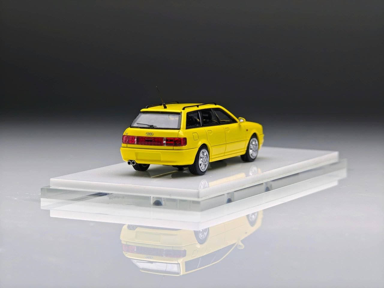 Dico Model DM 1:64 Diecast Audi RS2 Avant