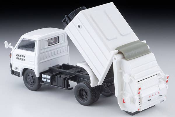 Tomica Limited Vintage 1:64 Mitsubishi Fuso Canter Cleaning Truck White with Figure