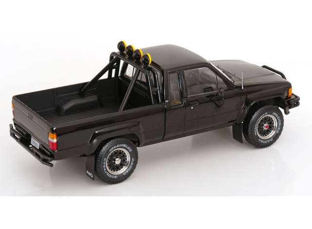 KK Scale 1:18 1985 Toyota Truck Xtra Cab 4x4 (Hilux) *Back to the Future III Look a like* Black