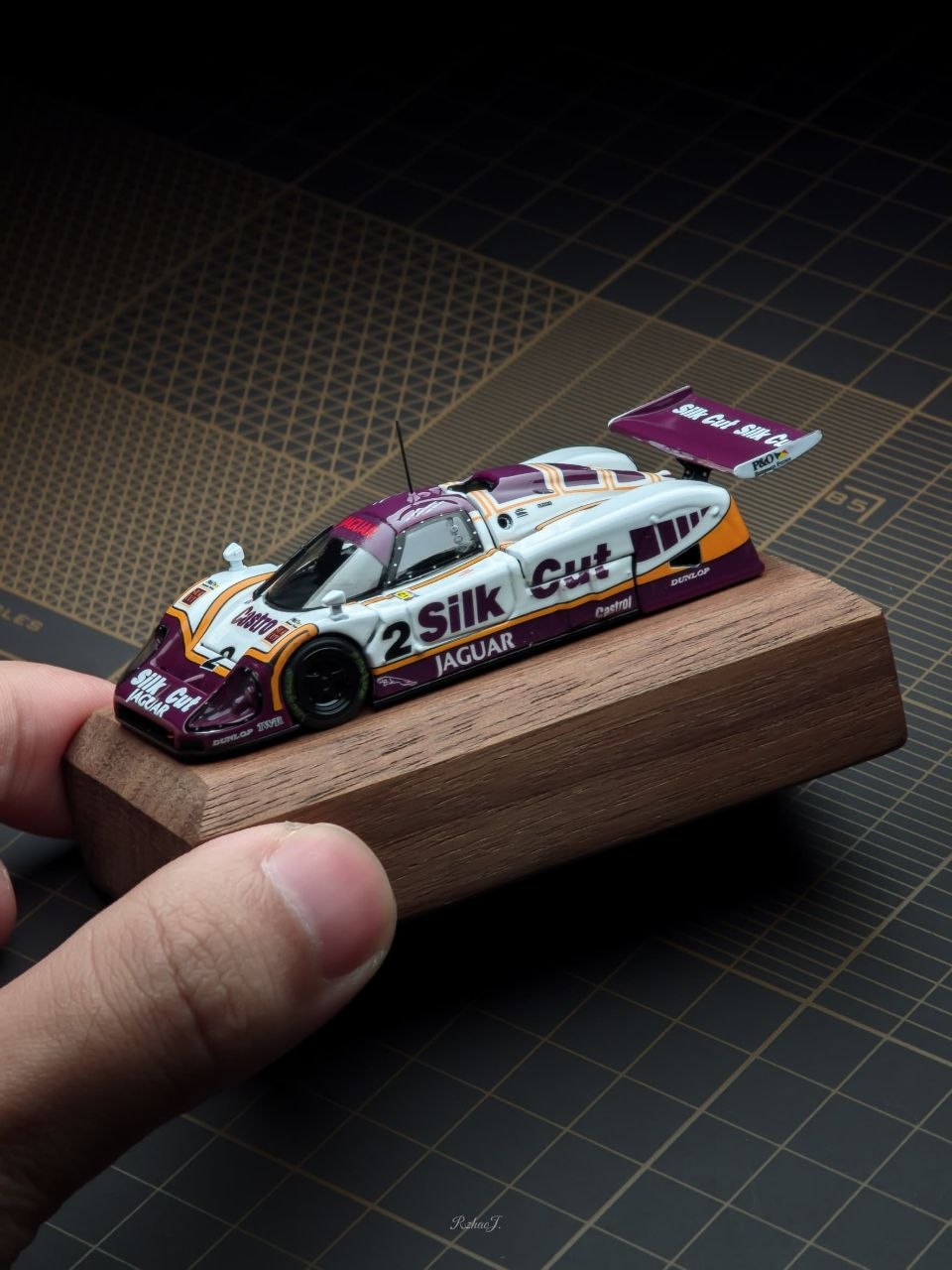 Transcend Model  1:64 Jaguar XJR-9 LeMans White/Purple LeMans Winner 1988