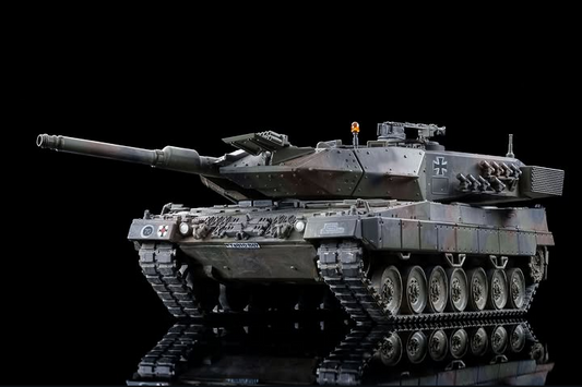 Tomica Limited Vintage 1:64 Leopard 2A5 Army (AS500)