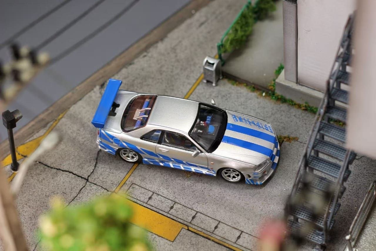 Mega Mega 1:64 Diecast Skyline GT-R R34 Silver/Blue