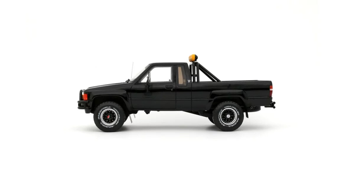 Ottomobile 1:18 1985 Toyota Hilux SR5 *resin series* Glossy Black 202 OT481