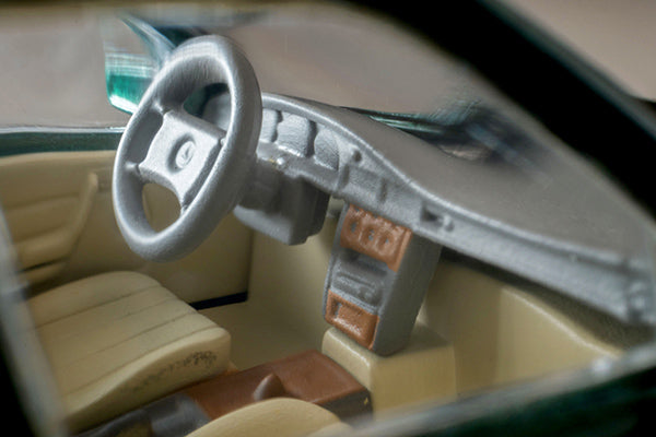 Tomica Limited Vintage 1:64 1992 Mercedes-Benz 190E Green