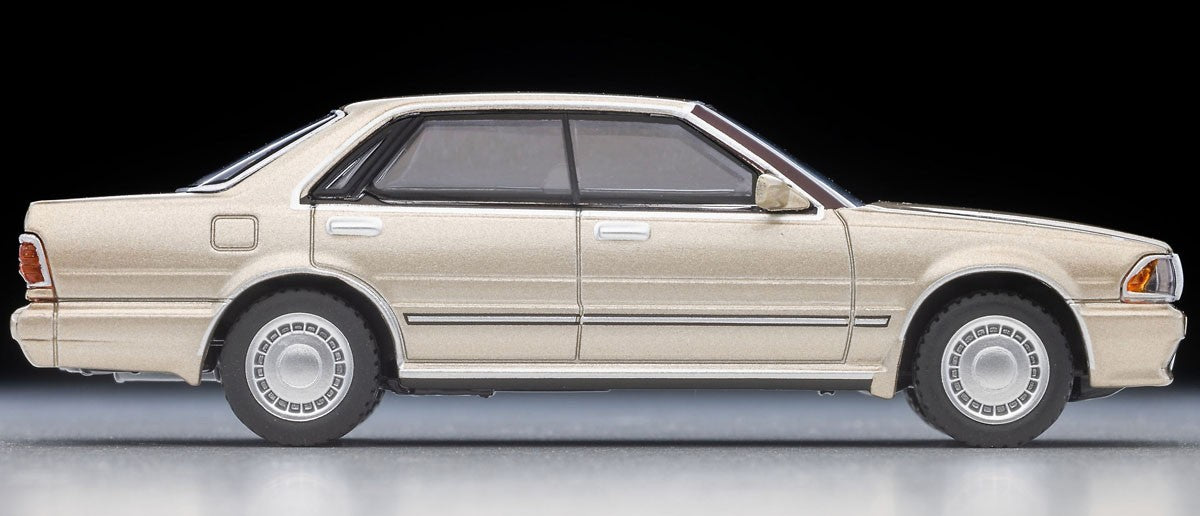 Tomica Limited Vintage 1:64 1989 Nissan Cedric HT V20 *Gran Turismo* Yellowish Silver