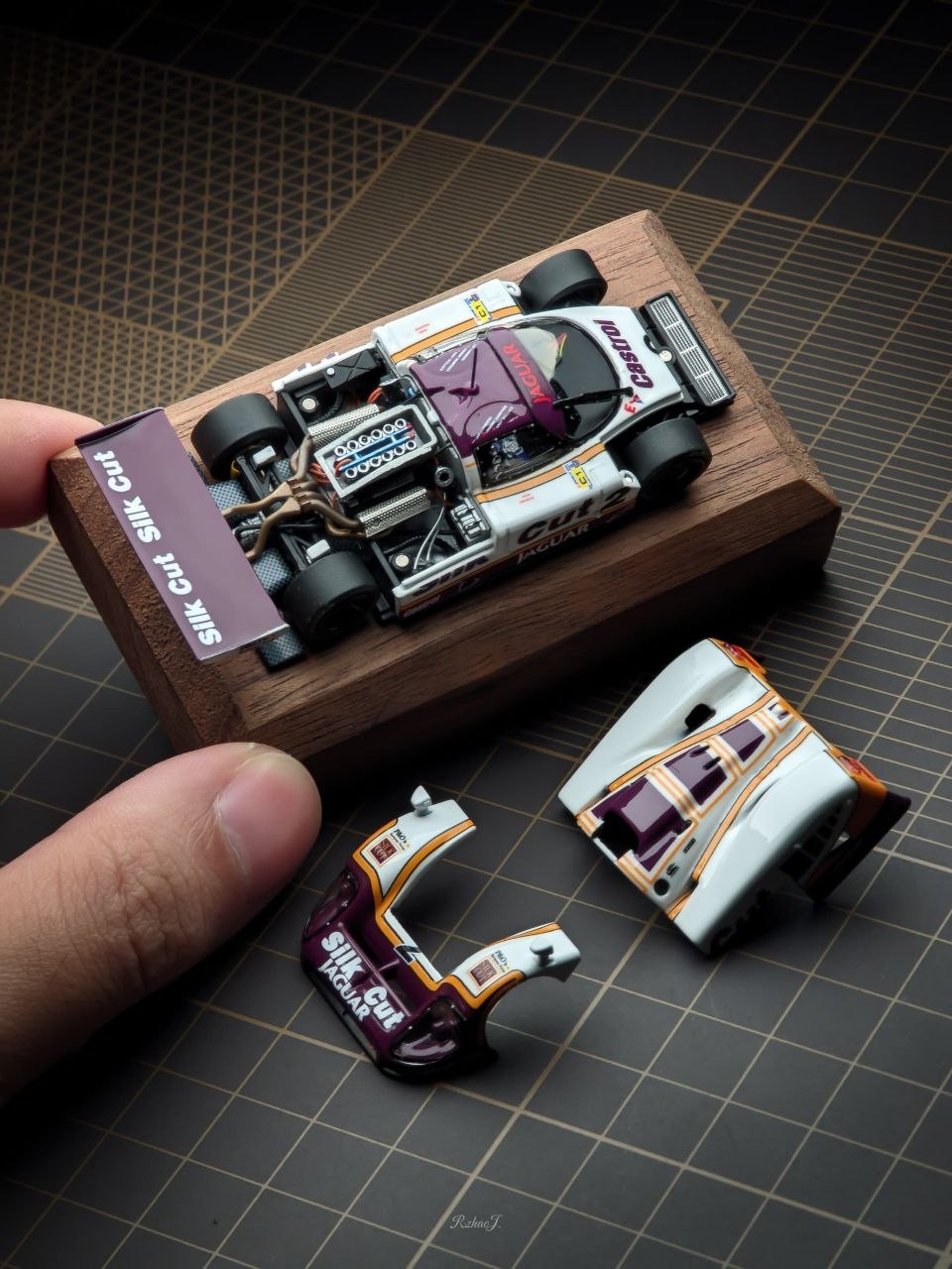 Transcend Model  1:64 Jaguar XJR-9 LeMans White/Purple LeMans Winner 1988