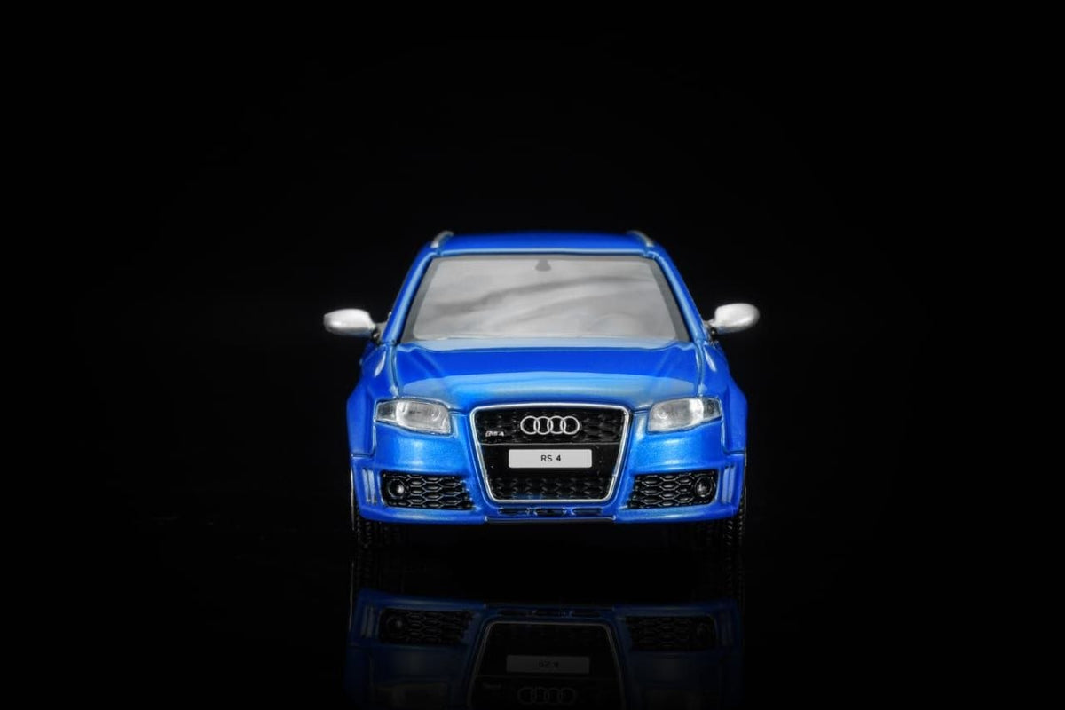MotorHelix 1:64 2005 Audi RS4 (B7) Blue