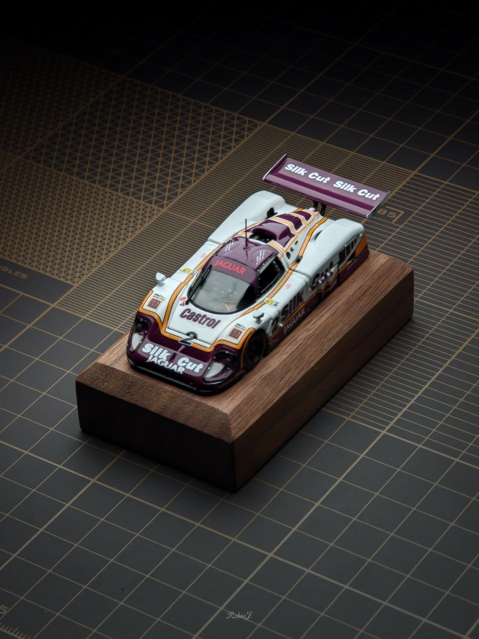 Transcend Model  1:64 Jaguar XJR-9 LeMans White/Purple LeMans Winner 1988