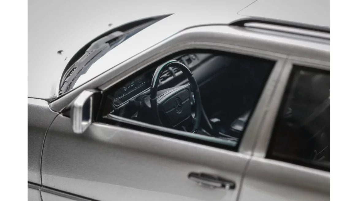 Ottomobile 1:18 1996 Mercedes-Benz AMG 70TE *Resin series* Brilliant Silver OT1224