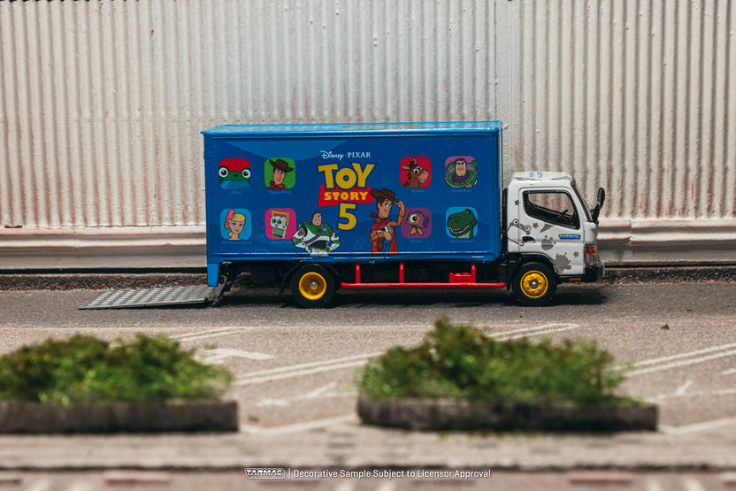 Tarmac Works 1:64 Mitsubishi Fuso Canter *Toy Story 5*