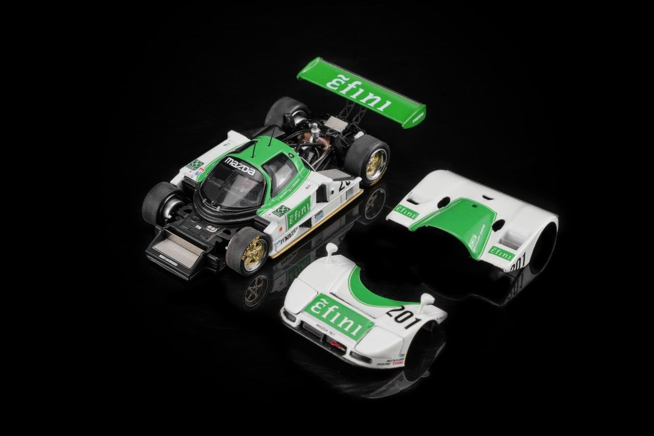 MotorHelix 1:64 Mazda Licensed Products - 787B Green-White #201 Livery (M60112)