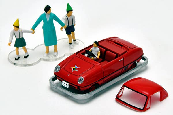 Tomica Limited Vintage 1:64 Kodomo No Kuni x TLV Datsun Baby #100 Restored Car with Figure Red