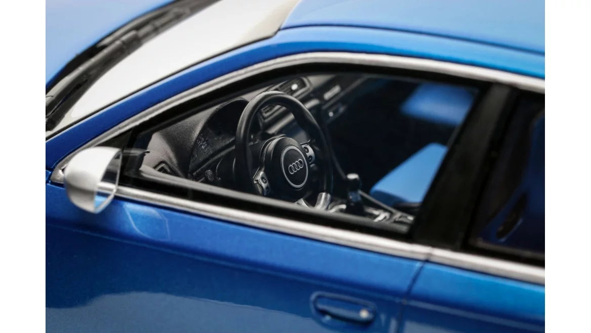 Ottomobile 1:18 2007 Audi RS 4 B7 Sedan Sprint *Resin series* Blue OT1215