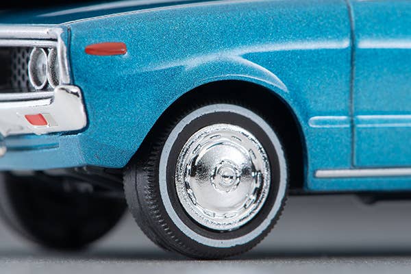 Tomica Limited Vintage 1:64 1972 Nissan Skyline Wagon 1800 Sporty GL Blue