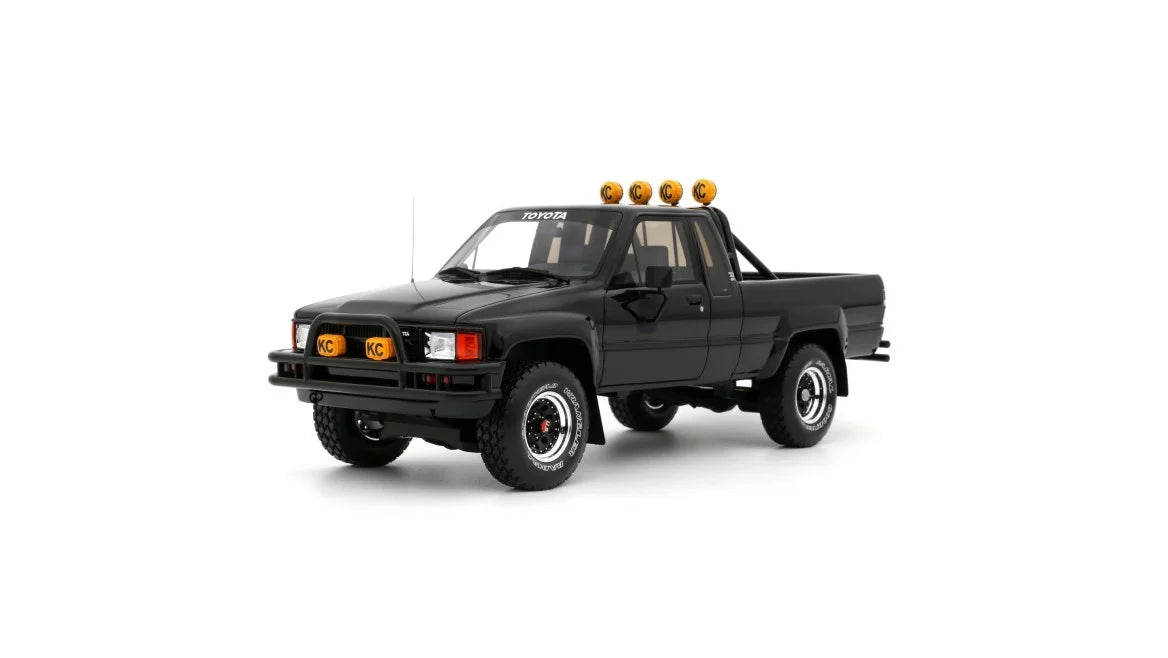 Ottomobile 1:18 1985 Toyota Hilux SR5 *resin series* Glossy Black 202 OT481