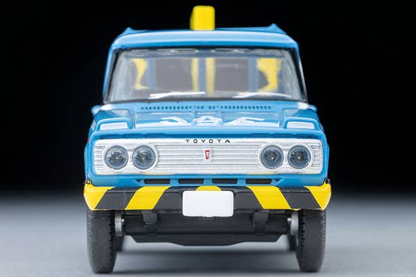 Tomica Limited Vintage 1:64 Toyota Stout Tow Truck (JAF)