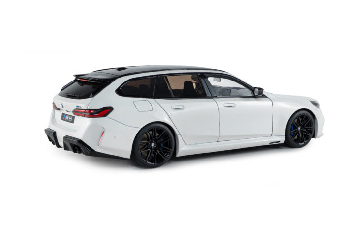 Solido 1:18 2024 BMW M5 Touring (G99) Alpine White *Damaged Packaging*