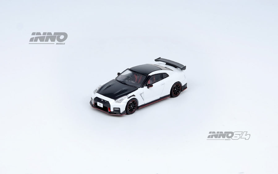 Inno64 Nissan GT-R (R35) NISMO White IN64-R35N-WHI