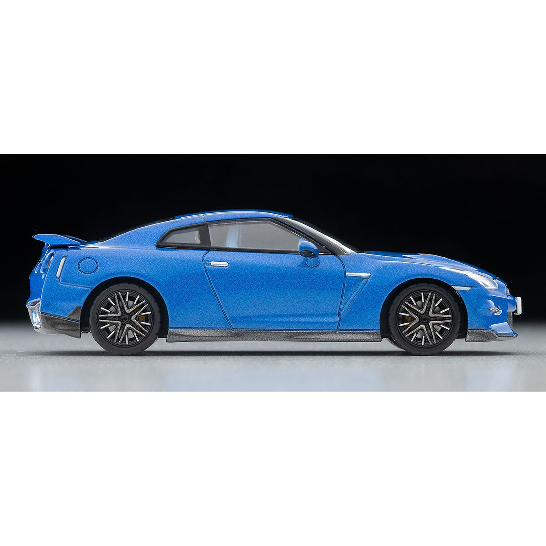 Tomica Limited Vintage 1:64 2025 Nissan GT-R Premium edition blue