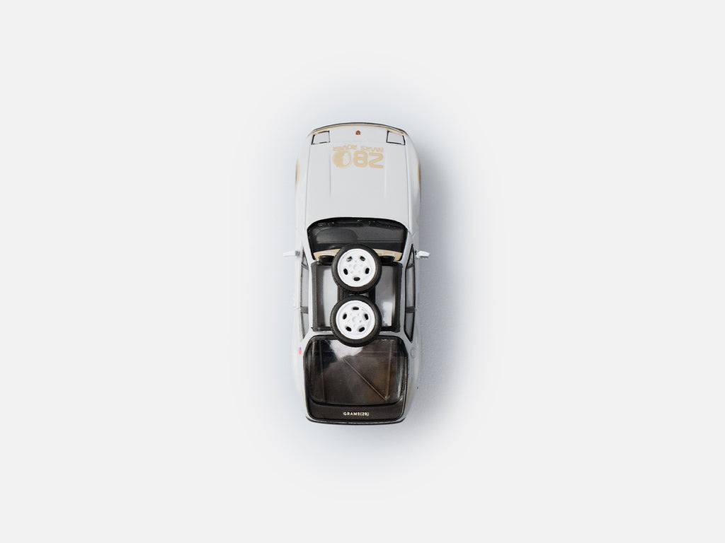 Tarmac Works 1:64 Porsche Mars Rover 944 x Grams #28 Grey