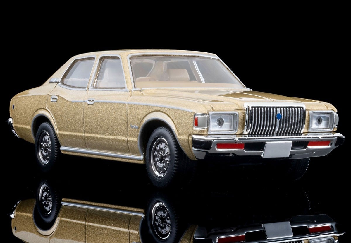 Tomica Limited Vintage 1:64 1978 Toyota Crown 4-Door Hardtop Gold