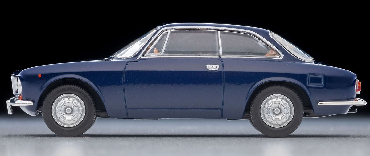 Tomica Limited Vintage 1:64 Alfa Romeo GT 1300 Junior Navy Blue